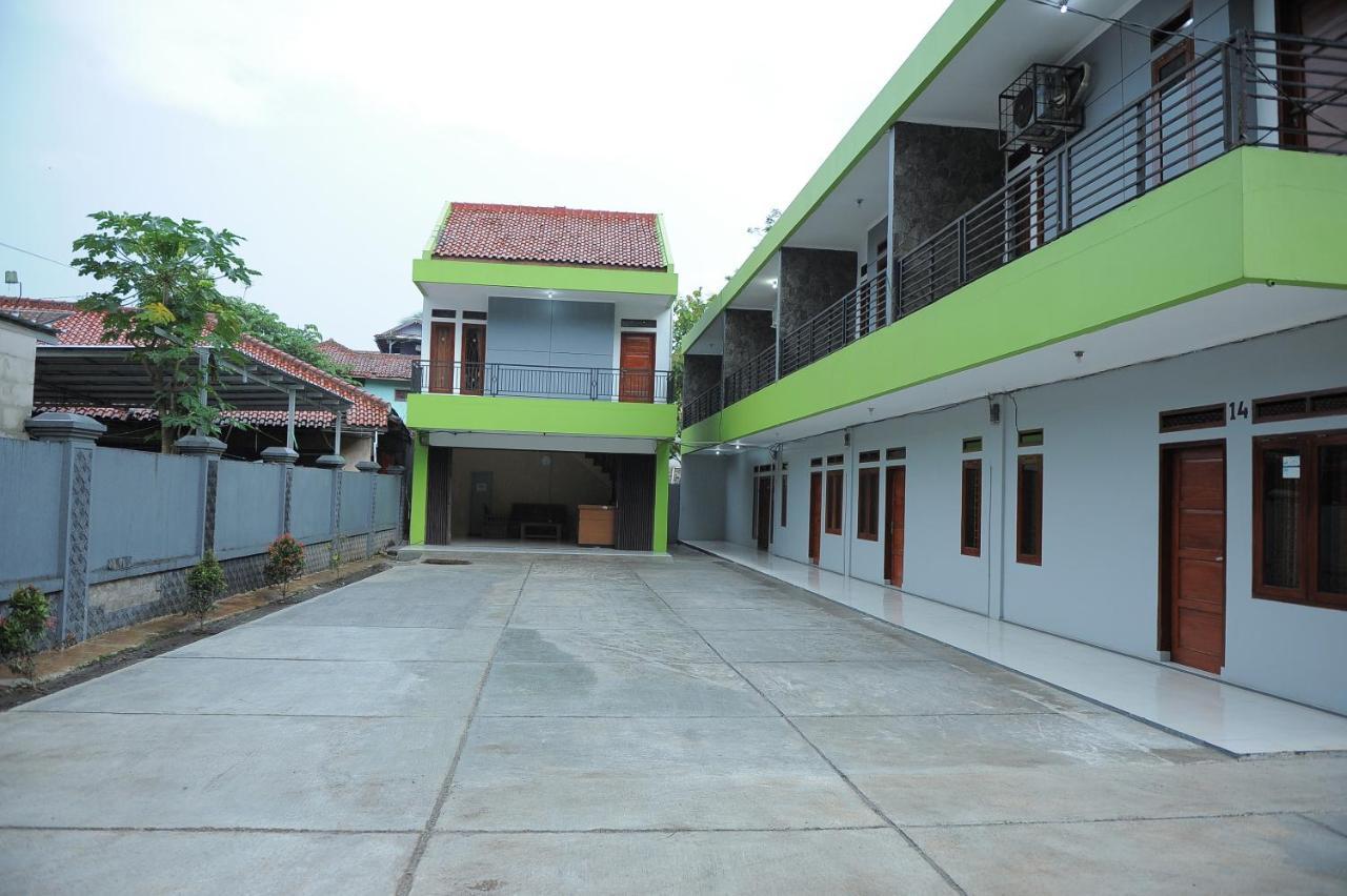 Spot On 2891 999 Guest House Sumedang Exteriér fotografie